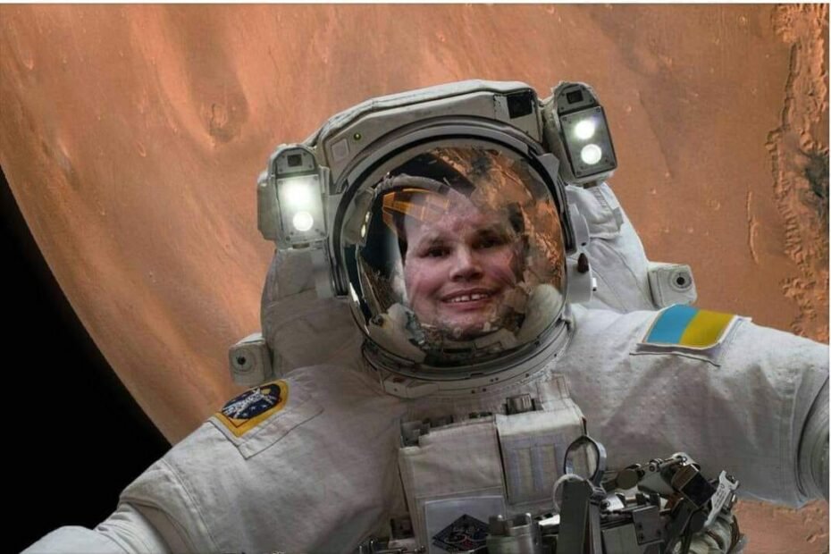 frankie macdonald in space