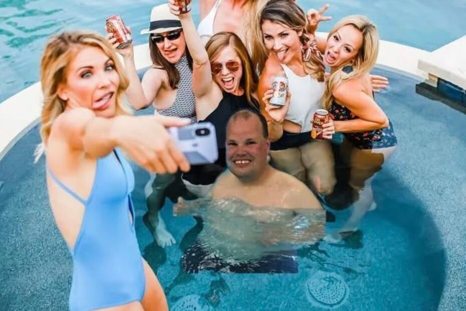 Frankie Macdonald with hot girls